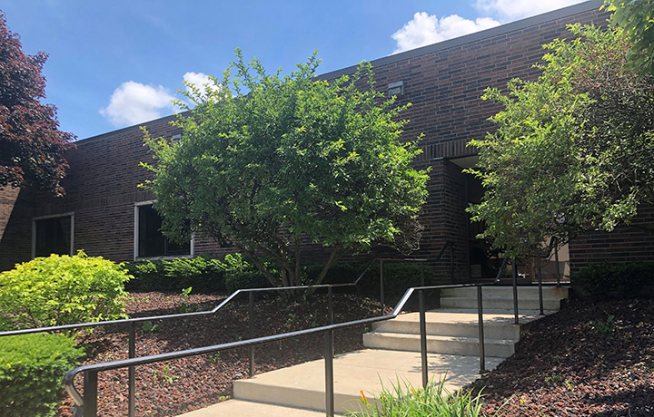 Building in Burr Ridge